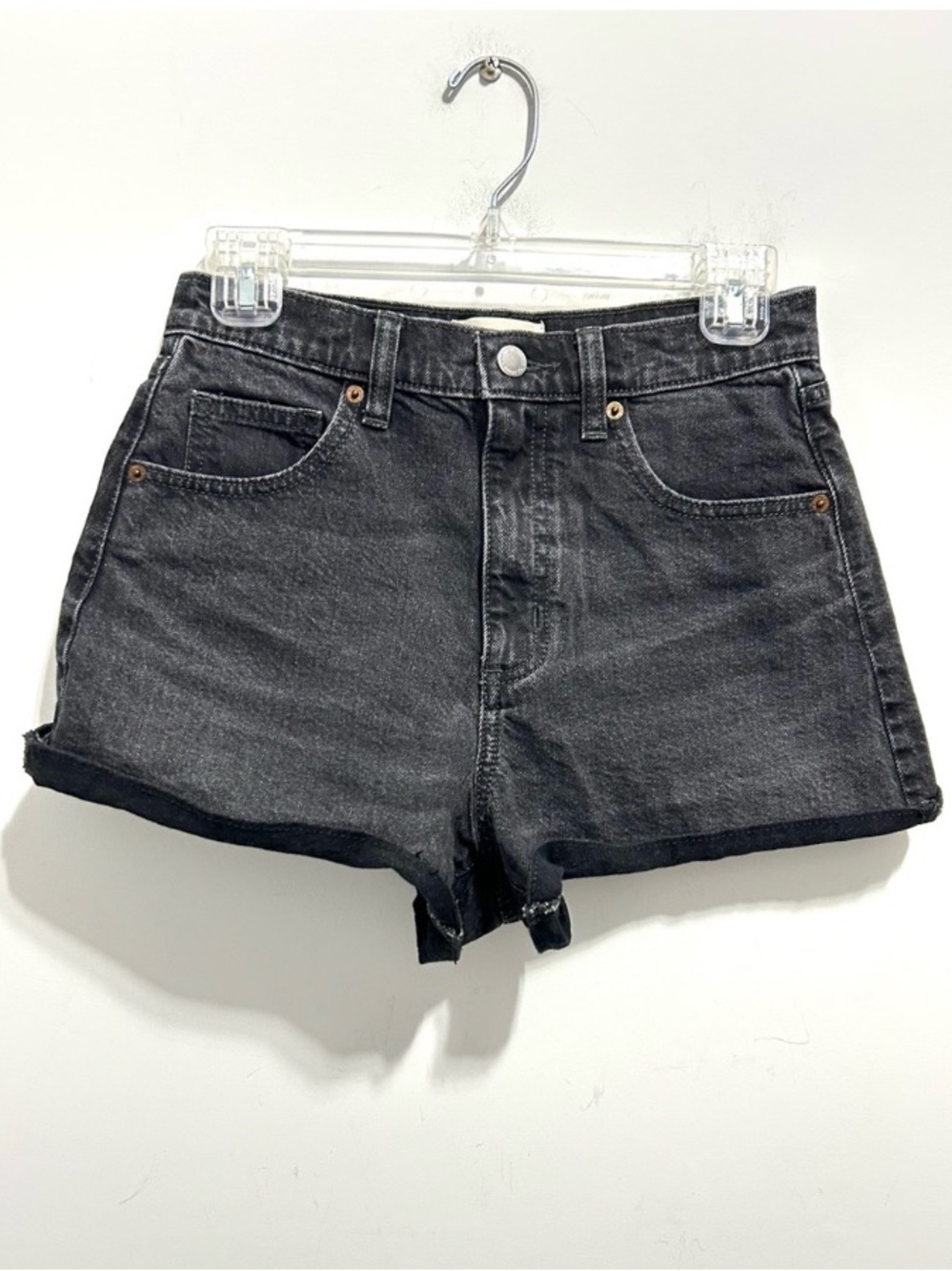 🔸Universal Thread Black Denim 90s Cutoff High-Rise Jean Shorts
